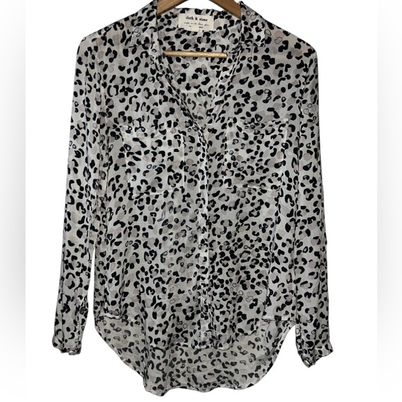 cloth & stone Tops - Cloth & Stone Anthropologie Animal Print Mob Wife Button Down Shirt Womens Small